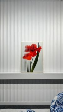 Dijital Baskılı Metal Çerçeceli Camlı Tekli Tablo -Kırmızı Yankılar