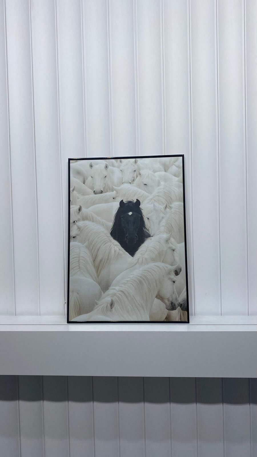 Dijital Baskılı Metal Çerçeveli Camlı Tekli Tablo - Aykırı Ruh A