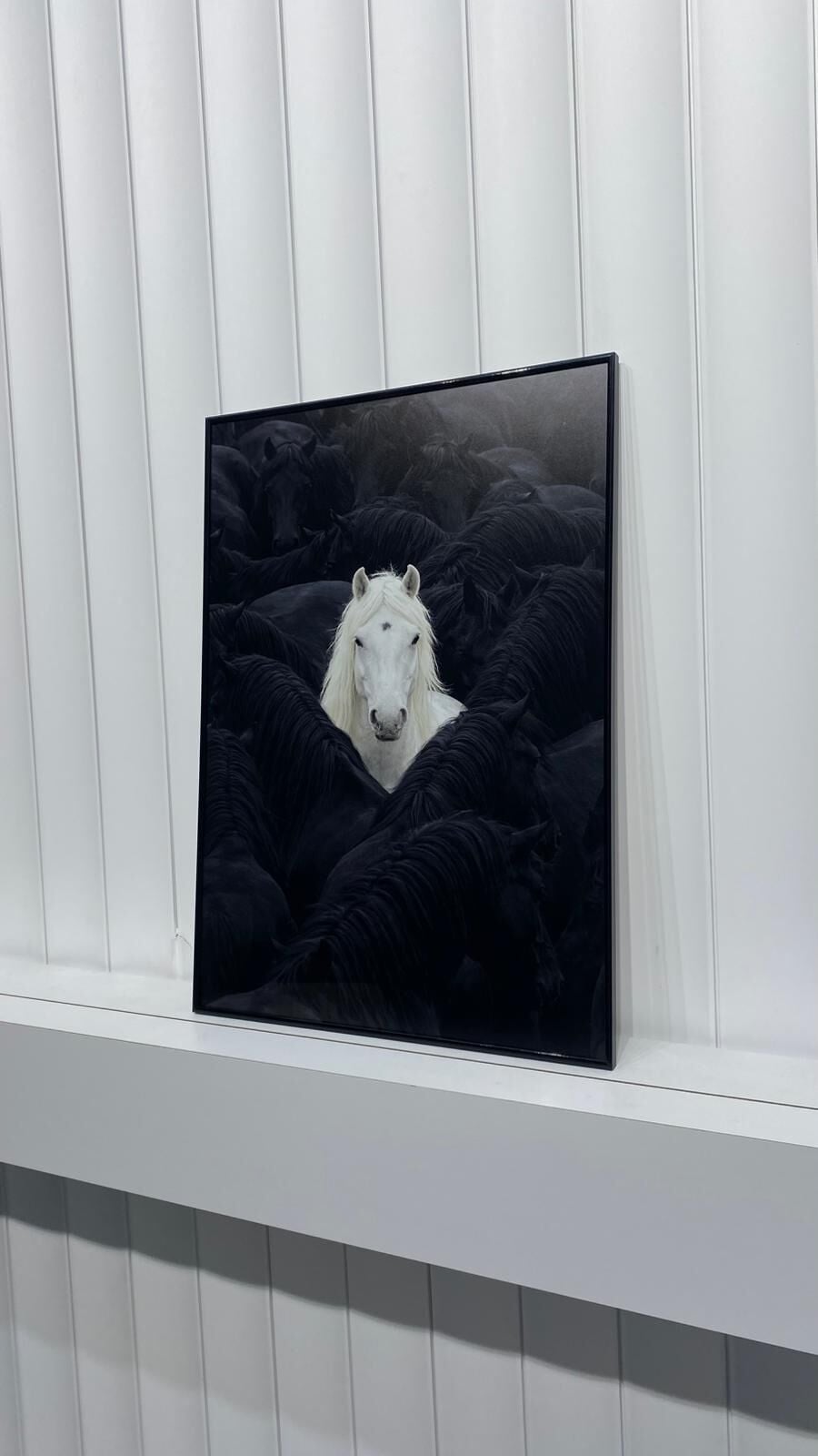 Dijital Baskılı Metal Çerçeveli Camlı Tekli Tablo - Aykırı Ruh B