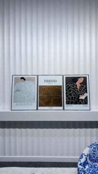 Metal Çerçeveli Camlı Düşünenler 3'lü Dekoratif Tablo