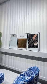 Metal Çerçeveli Camlı Düşünenler 3'lü Dekoratif Tablo