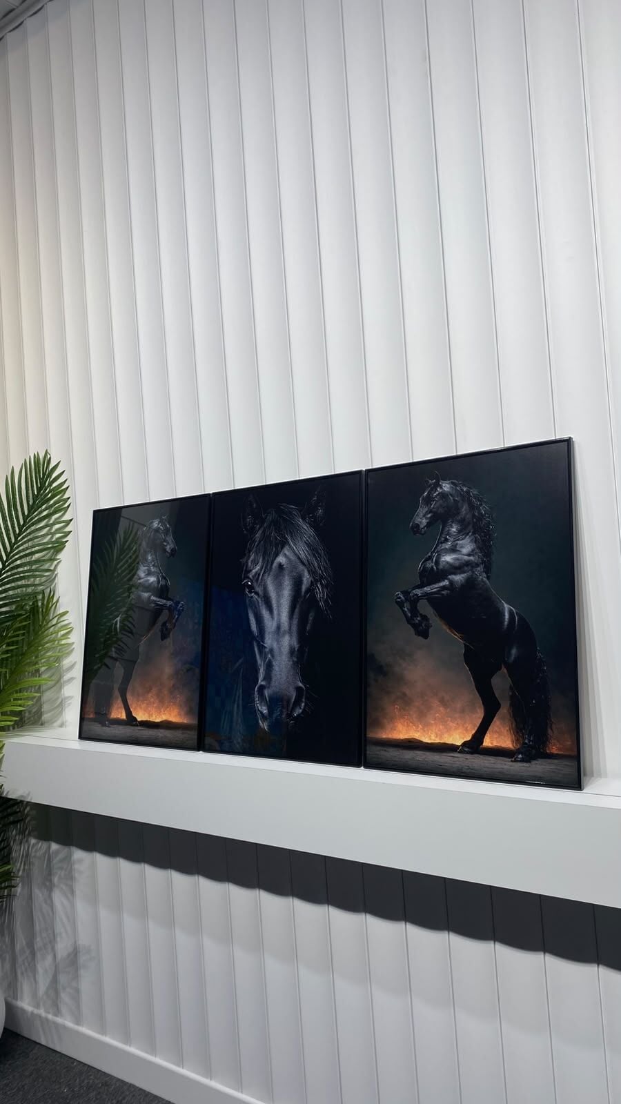 Dijital Baskılı Metal Çerçeveli Camlı Üçlü Dekoratif Tablo - Black King