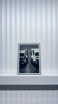 Dijital Baskılı Metal Çerçeveli Camlı Tekli Tablo - Garaj 911